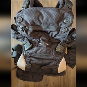 Nuna Cudl Clik In Caviar (Black)